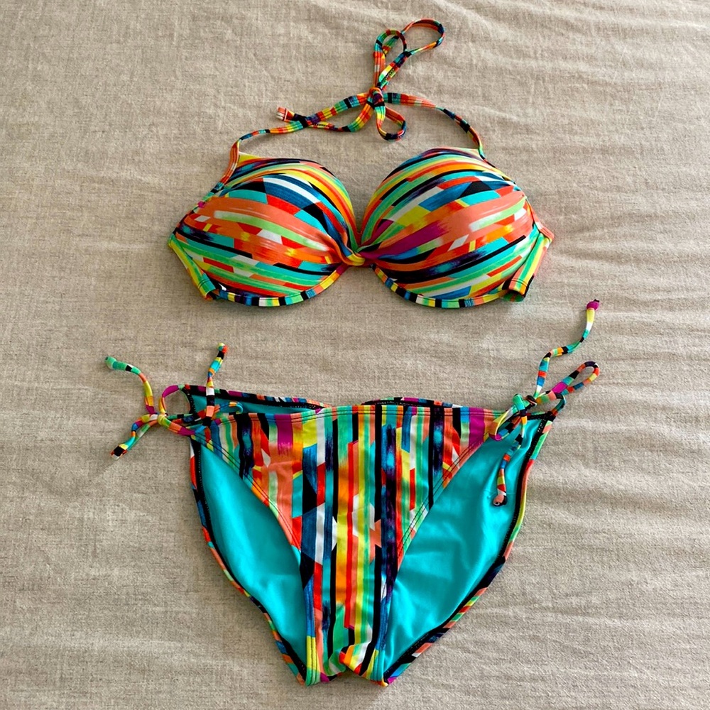 Xhilaration Multicolored String Tie Bikini EUC Top D/DD Bottoms Large